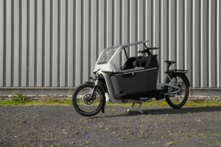 FS Life mit All-Weather-Top von der Seite aufgenommen.