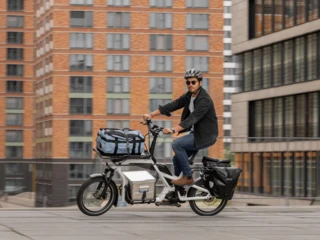 Man riding on CS