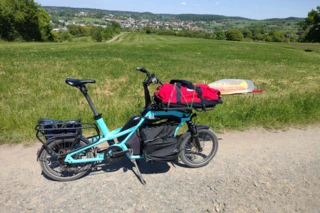 Ca Go CS beladen mit einem Modellflieger