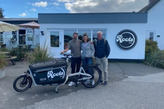 Übergabe des Ca Go FS Life vor dem "Roots"