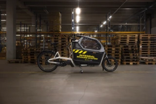 Ca Go FS Life mit Magura IBS Schriftzug auf der Box.