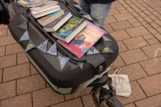 Lennarts Ca Go FS Life beladen mit Kinderbüchern