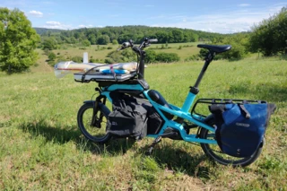 Ca Go CS beladen mit Modellflieger und Taschen