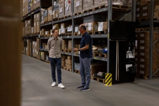 Lennart Schäfer von der Literadtour zu Besuch im Ca Go Warehouse