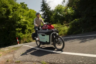 Lennart Schäfer von der Literadtour fährt mit seinem Ca Go FS Life